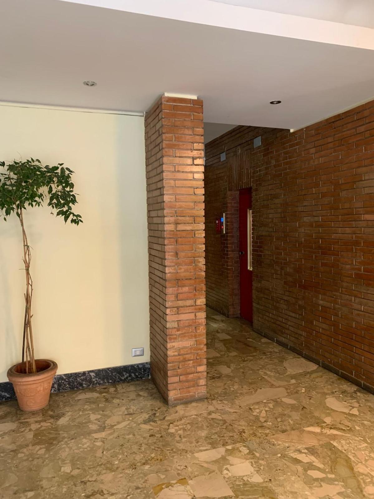 Vivi In Un Attico Tipico Romano Con Vista Su Roma Exterior foto
